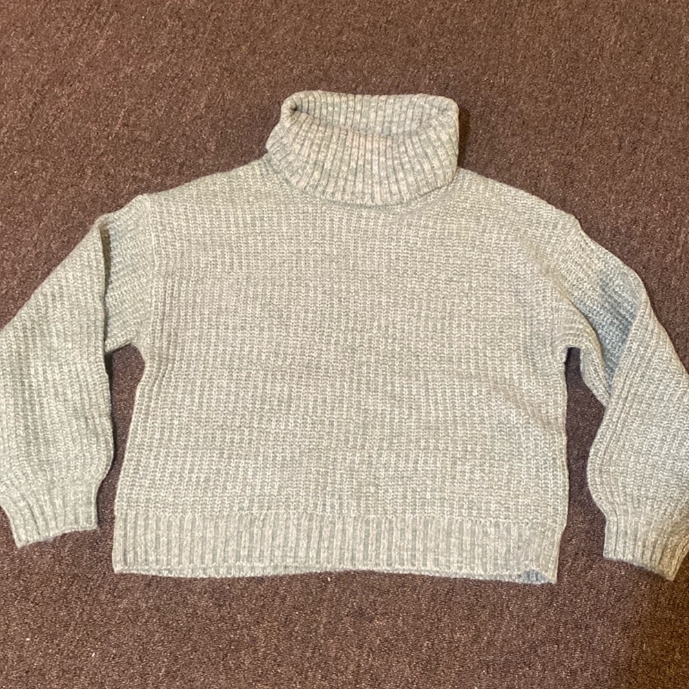 Old Navy cropped sweater